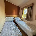 Homely 8 Berth Caravan In Southview Holiday Park, Ref 33048Tc