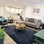 Elegant Town Centre Apartment, Margate - 5Mins Walk From The Beach Front