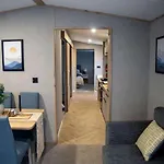 Flourish Lodge