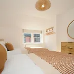 31 Wharfside Village