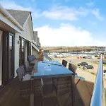 The Penthouse At Island Harbour