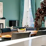 Dragon Suites Luxury Apartments At 8 Albyn Place