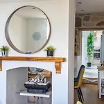 Cornerstone Cottage - Harbourside Retreat