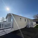 Belle Aire Caravan Park, Sleeps 6, Bed Linen And Towels Included, Free Wifi, Pets Welcome