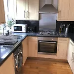 Apartmentsleeps6-Balcony-Freep-Whiterabbitretreat