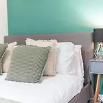 Cozy & Modern 2-Bedroom Accommodation In Barrow-In-Furness