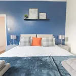 Cozy & Modern 2-Bedroom Accommodation In Barrow-In-Furness