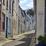 Lands House