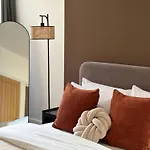 Beautiful 2 Bed Apartment On The Beach