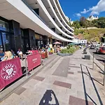 Luxury Penthouse - Balconies & Stunning Sea Views