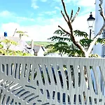 North Devon, Sleeps 5, Near Beaches, Dog Friendly, Good Midweek Rates
