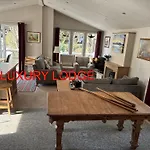 Luxury Lodge T11