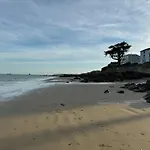 Fabulous Holiday Home In Seaview, Pet Friendly