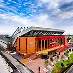 Luxury Penthouse Near M & S Arena Free Parking