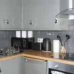 Quirky & Cosy Apartment In Brixham Centre, Devon