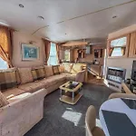 Homely 8 Berth Caravan At Southview Holiday Park Near Skegness Ref 33003M