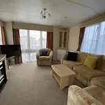 Superb 6 Berth Caravan At St Osyth Beach Holiday Park In Essex Ref 28062Fv