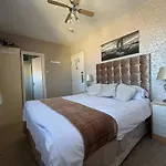 Three Palms Hotel