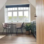 Modern Central One Bedroom Apartment In Penzance
