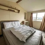 Modern 6 Berth Caravan With Wifi At St Osyth Beach In Essex Ref 28051Fv