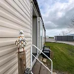 Modern 6 Berth Caravan With Wifi At St Osyth Beach In Essex Ref 28051Fv