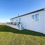Stunning 6 Berth Lodge With Full Sea Views In Suffolk Ref 68007Cr