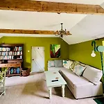 Exceptional Retreat Near Cornwall Coast