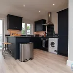 Stylish Sanctuary - Estuary Views - Outside Space