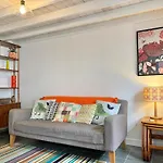 Whirlygig Cottage, Near To Penzance Harbour