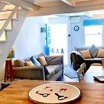 Ideally Located Cottage In Downalong St Ives