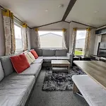 8 Berth Caravan With Decking At St Osyth Beach Holiday Park Ref 28047Gc