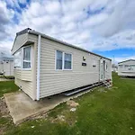 Brilliant 6 Berth Caravan At St Osyth Beach Park In Essex, Ref 28038Cw