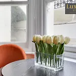 Stylish & Sunny Studio - City Centre Nr The Beach, Adventure Island & High St By Luxiety Stays