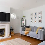 Family Home In Newquay Parking 3 Mins To Beach