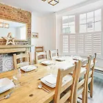 Host & Stay - Bedford Street