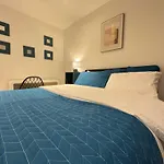 Havilah House- Stunning 2-Bed Apartment By The Beach And Swansea Marina