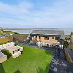 4 Bed In Appledore 93960