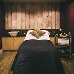 Una, Lodge 77