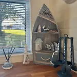 The Bolt Hole, 2 Bed Chalet With Rural Views
