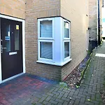 Sunny Nook 1 Bed City Apartment