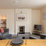 Abbey Terrace - Free Parking
