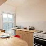 Abbey Terrace - Free Parking