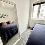 Writer'S Square Apartments