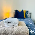 Four Bed Room House Near The Beach