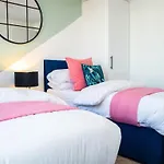 Oriel Suite - Central - Free Parking - 6 Beds
