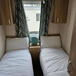Lovely 8 Berth Caravan At California Cliffs, Near Scratby Beach Ref 50046L