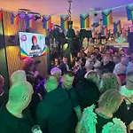 Mcgraths Hotel & Public Bar