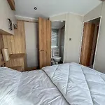 Stunning 6 Berth Caravan At Suffolk Sands Holiday Park Ref 45031G