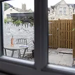The Courtyard Apartment With Parking