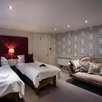 Wonderland House